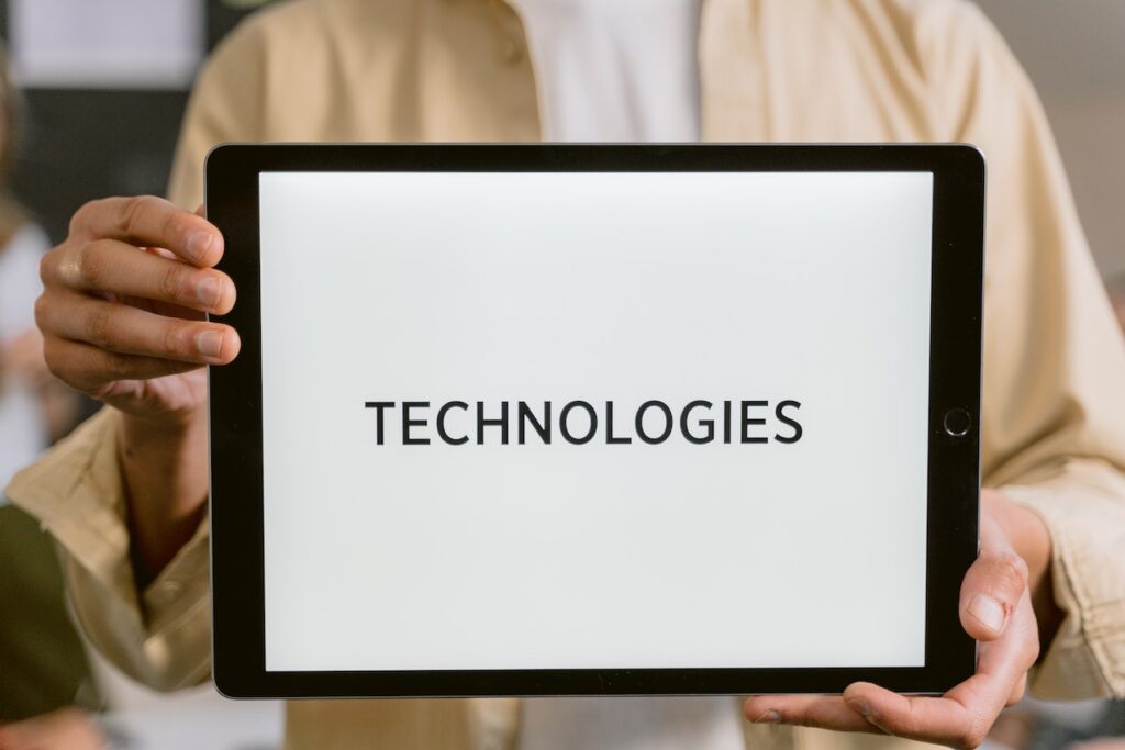 handen-tablet-technologies